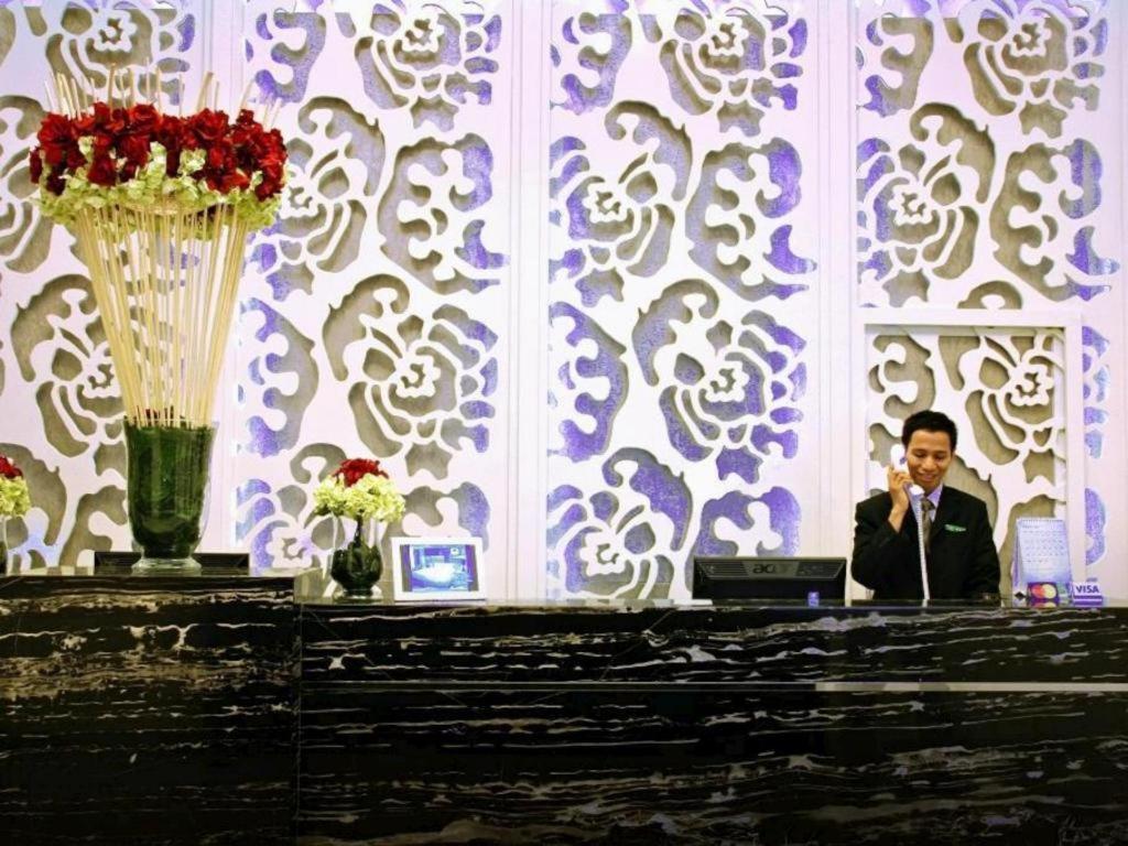 Hw Hotel Padang Bagian luar foto