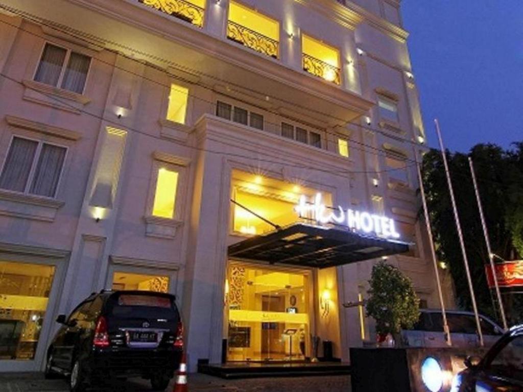 Hw Hotel Padang Bagian luar foto