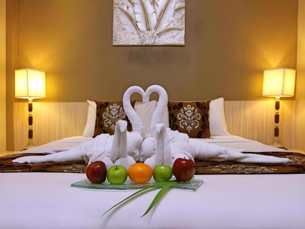 Hw Hotel Padang Bagian luar foto