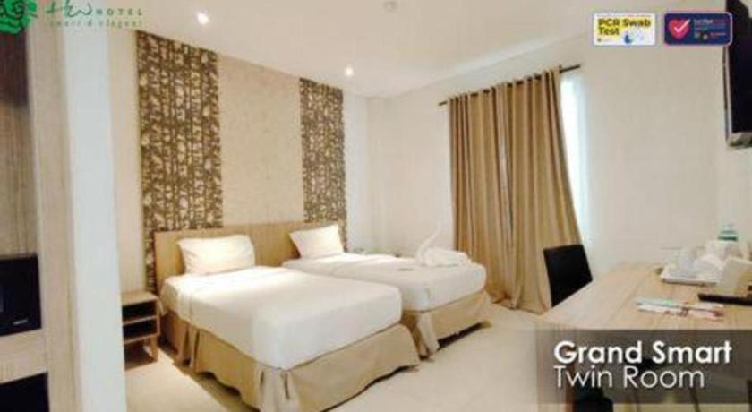 Hw Hotel Padang Bagian luar foto