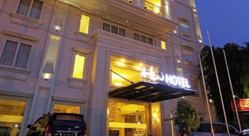 Hw Hotel Padang Bagian luar foto